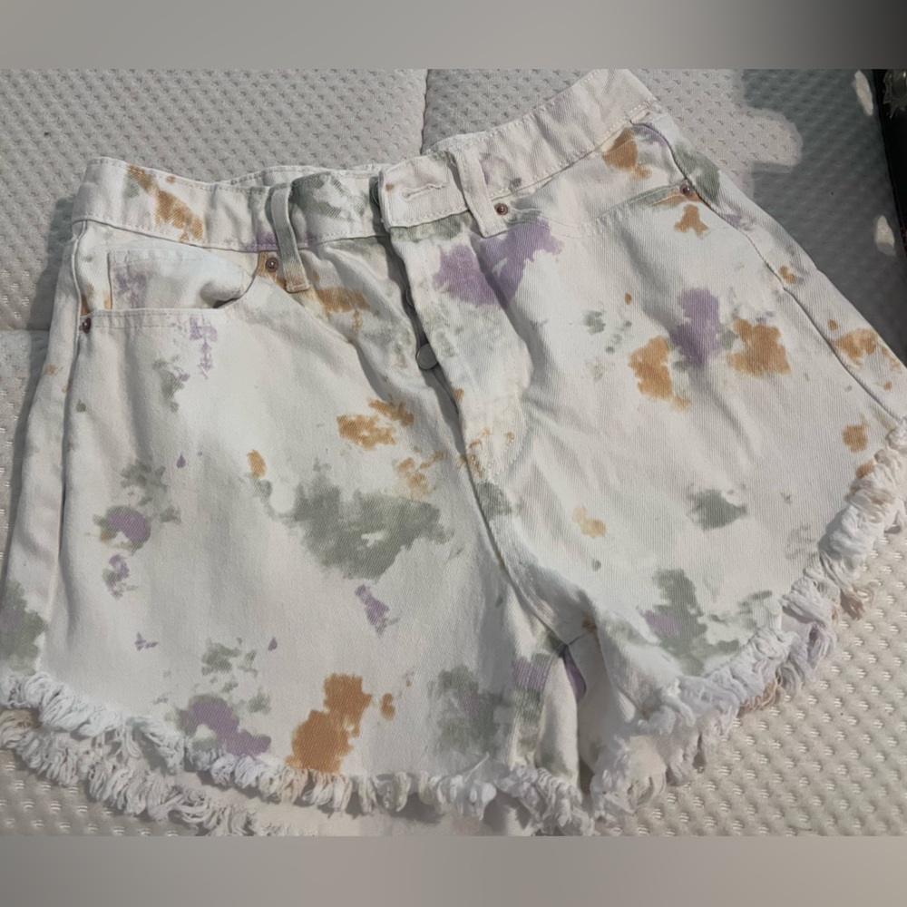 Wild Fable | Wild Fable Tie Dye Fringed jean shorts Size 4